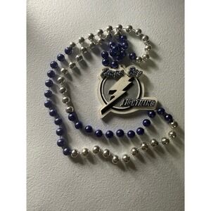Tampa Bay Lightning NHL Fan Bead Necklace Blue Silver Foam Logo Pendant Hockey